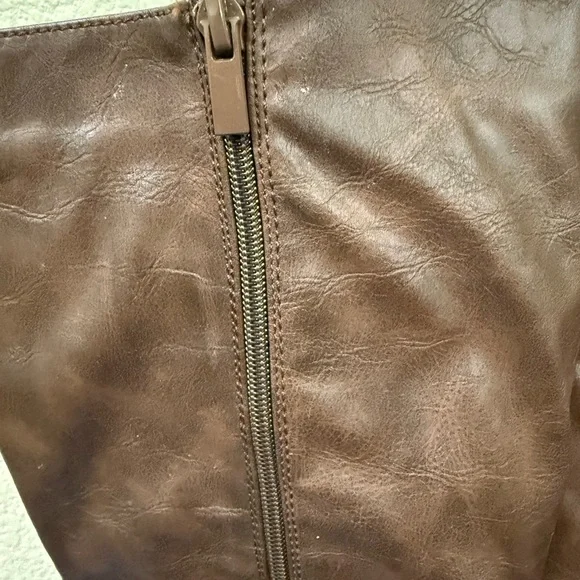 Brown boots - Picture 5 of 5